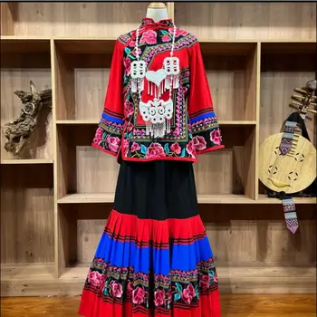 Yi Tautinių Mažumų Tradicinės Moterų Suknelė, Siuvinėta Fakelas Festivalio Spektaklis Drabužiai